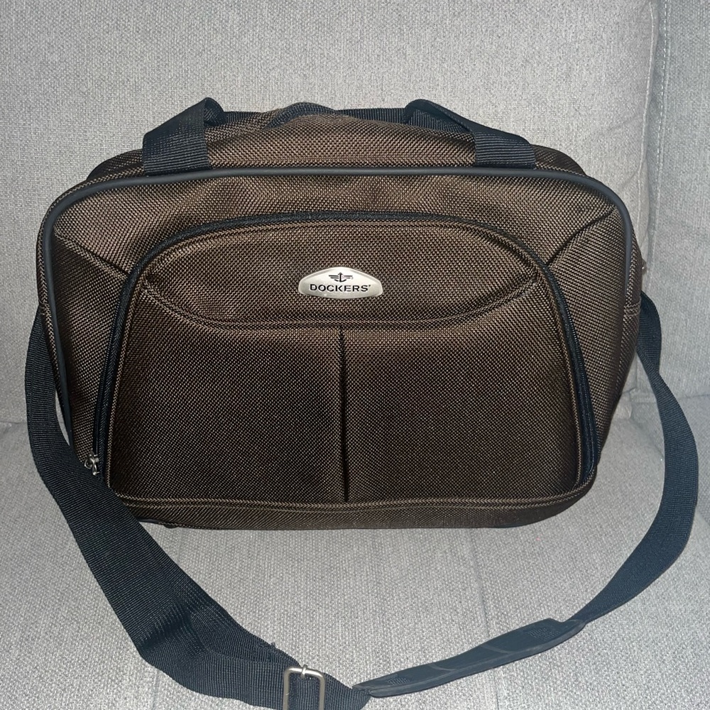 Dockers Duffle Overnight Carry On Travel Weekend Bag Brown Shoulder Strap